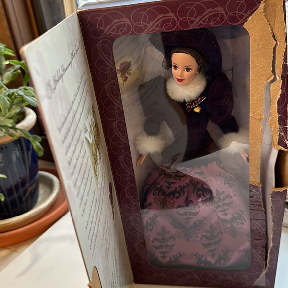 Vintage 1996 Barbie Special Edition Hallmark Holiday Traditions in Damaged Box - Picture 7 of 12